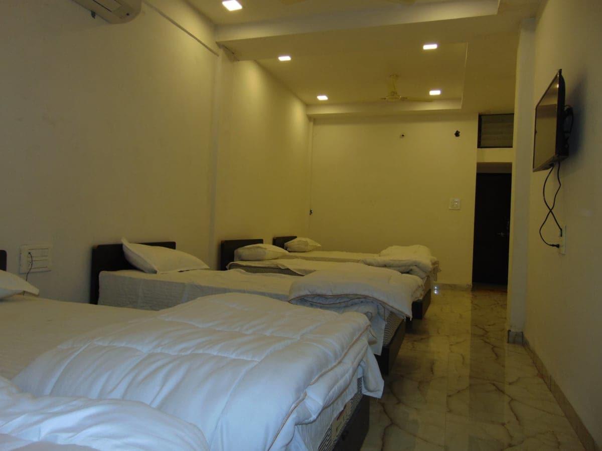 Hotel Kalajanki Ujjain Luaran gambar
